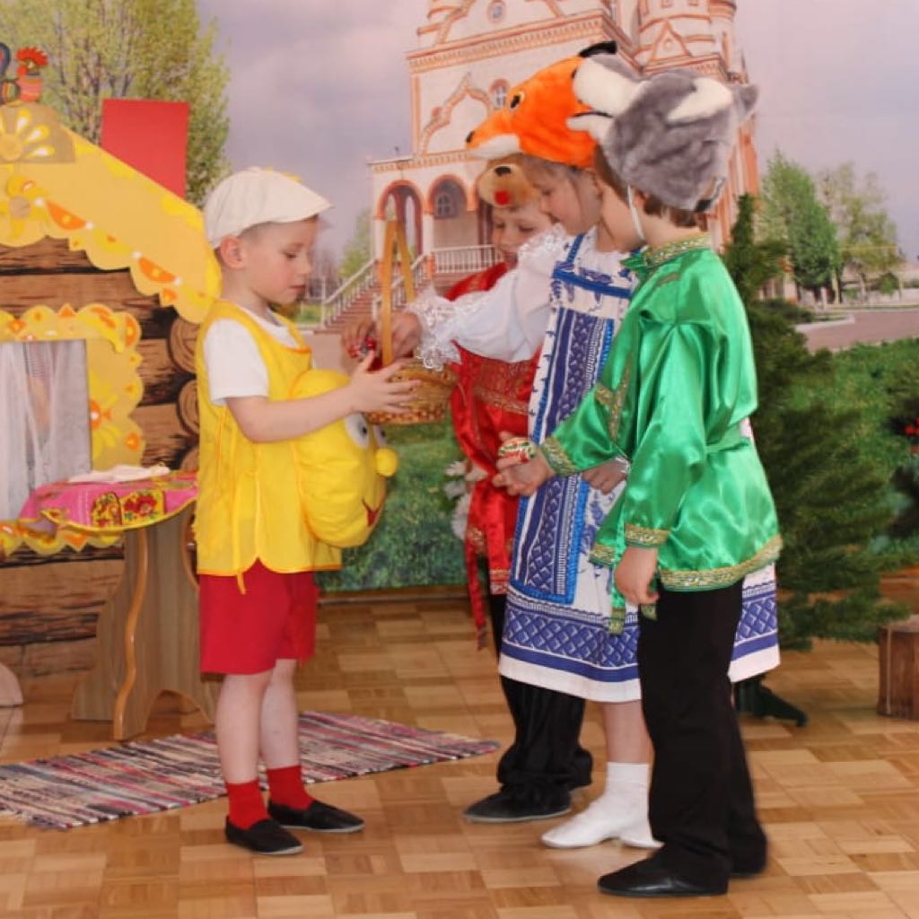 "Колобок" музыкальная сценка еа утреннике.